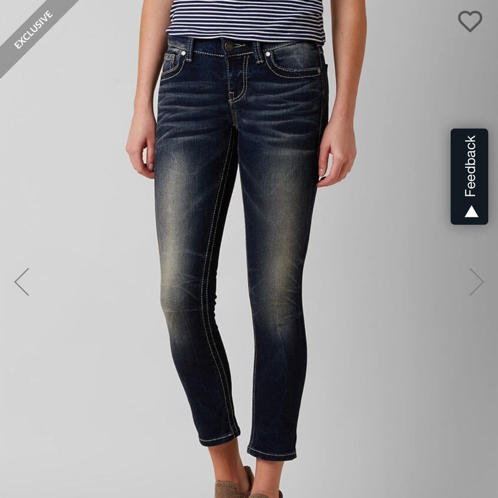 BKE Buckle Stella Crop - Picture 2 of 8